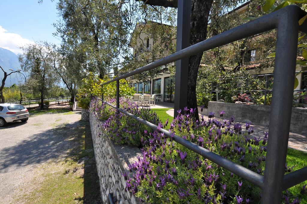 Hotel Rosemarie Лимоне-суль-Гарда Экстерьер фото