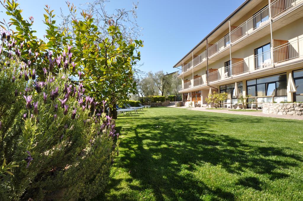 Hotel Rosemarie Лимоне-суль-Гарда Экстерьер фото