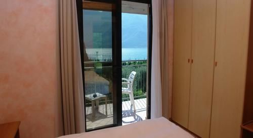 Hotel Rosemarie Лимоне-суль-Гарда Экстерьер фото