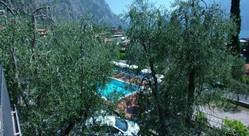 Hotel Rosemarie Лимоне-суль-Гарда Экстерьер фото