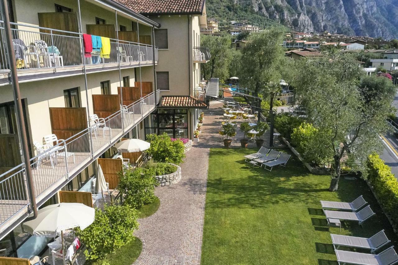 Hotel Rosemarie Лимоне-суль-Гарда Экстерьер фото